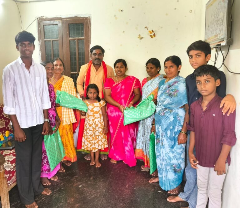 పారిశుద్ధ్య కార్మికులకు మైత్రి ఫౌండేషన్ చేయూత